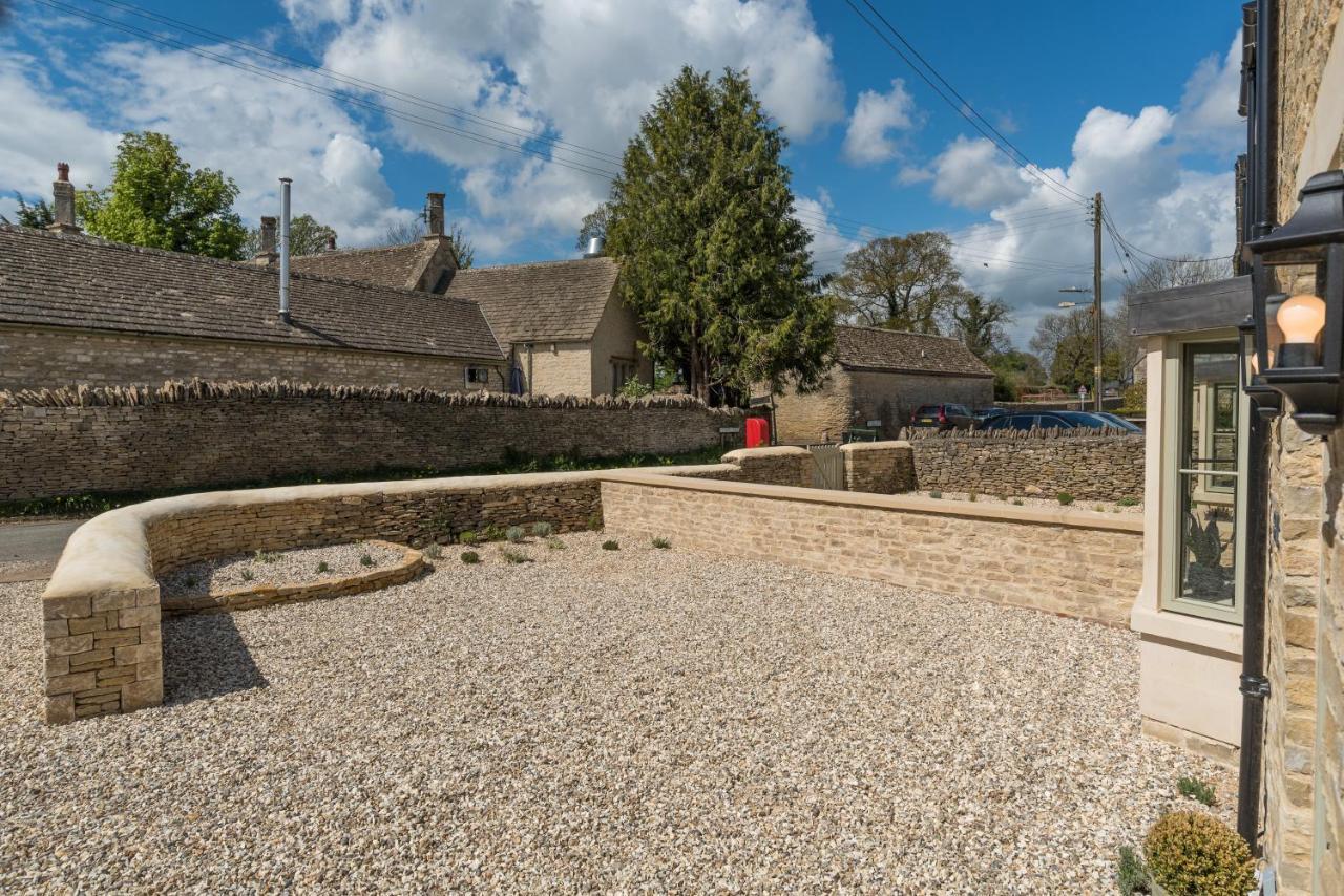 Designer Cotswold Post House With External Sauna Villa Tetbury Exterior photo